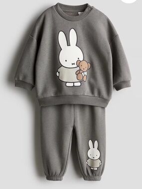 NWT H&M Kids Dark Grey Miffy Bunny Bear Graphic Sweatshirt & Joggers Set 4T